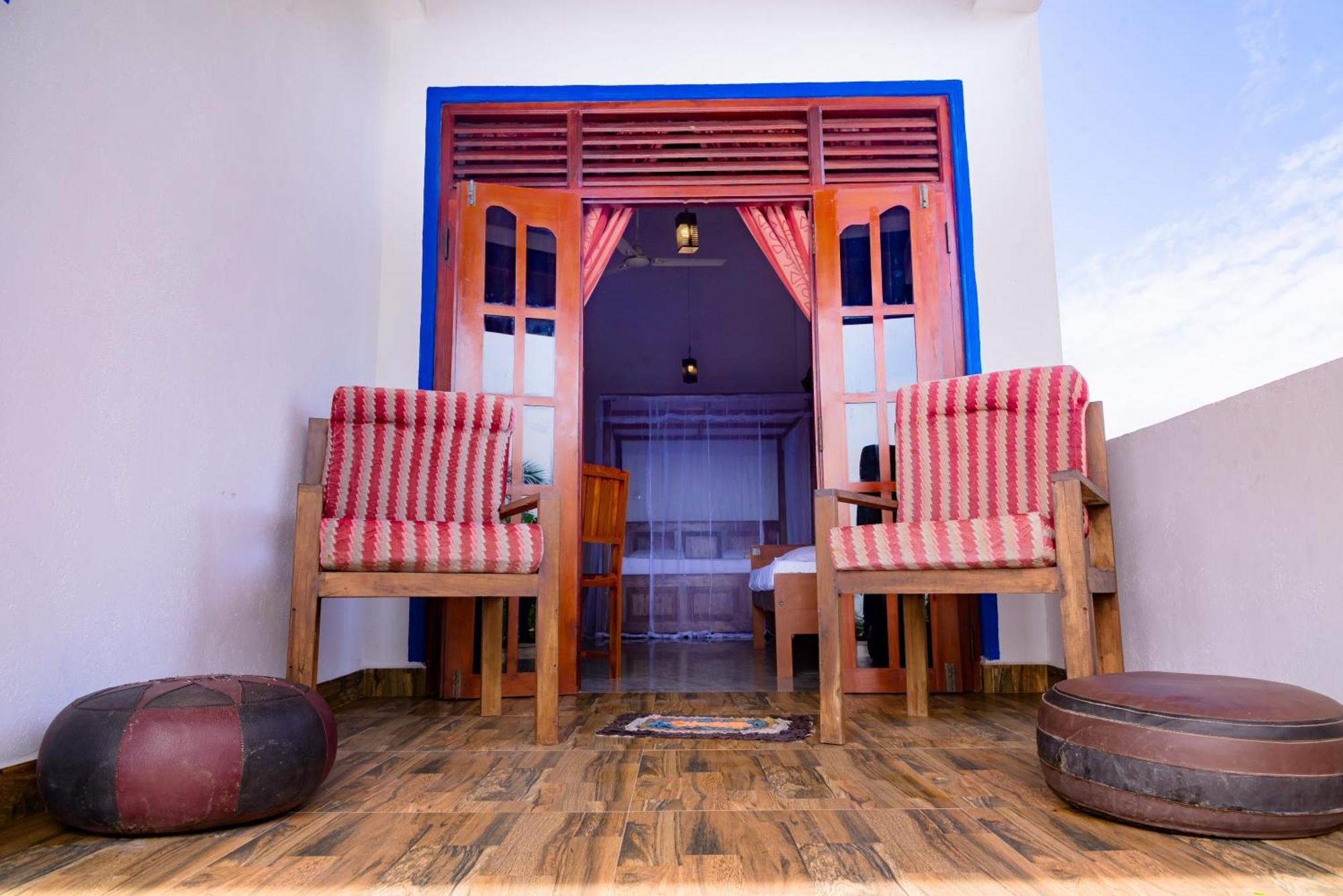 Golden Surfer Beach Hotel Tangalle Buitenkant foto
