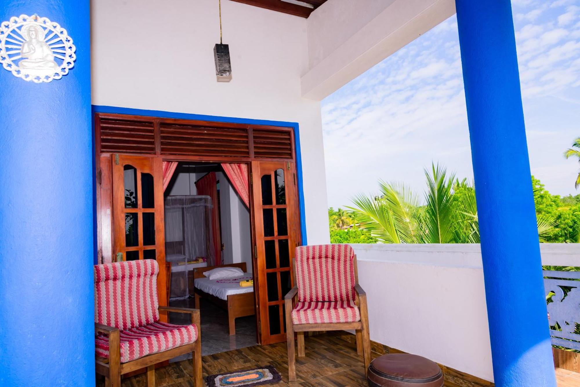 Golden Surfer Beach Hotel Tangalle Buitenkant foto