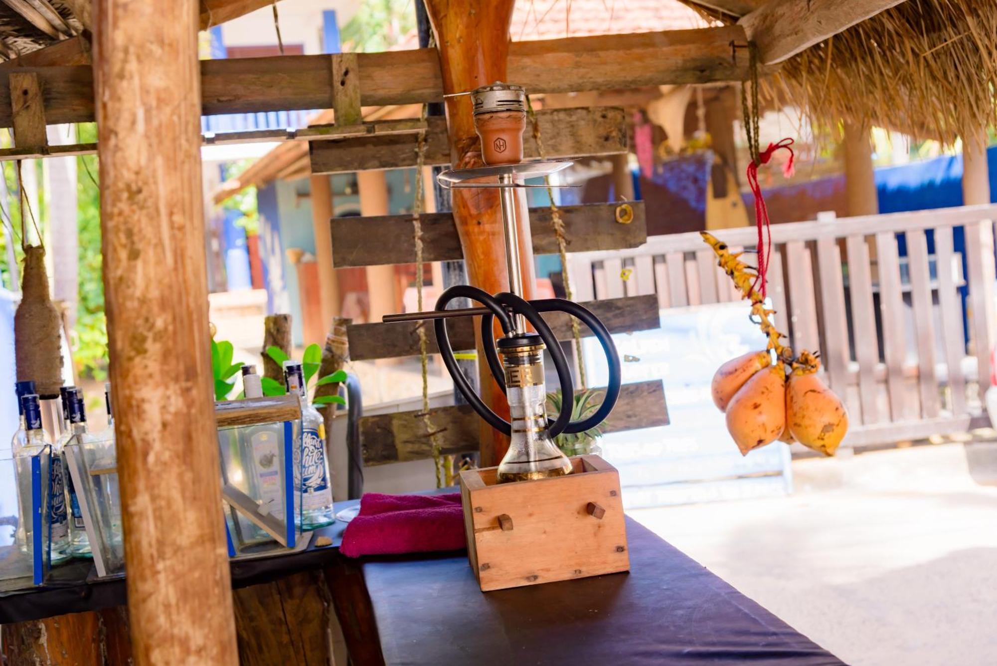 Golden Surfer Beach Hotel Tangalle Buitenkant foto