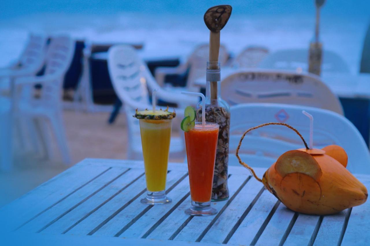 Golden Surfer Beach Hotel Tangalle Buitenkant foto