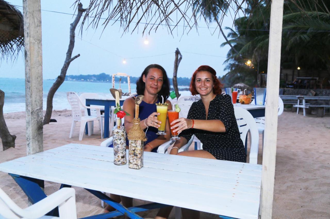 Golden Surfer Beach Hotel Tangalle Buitenkant foto