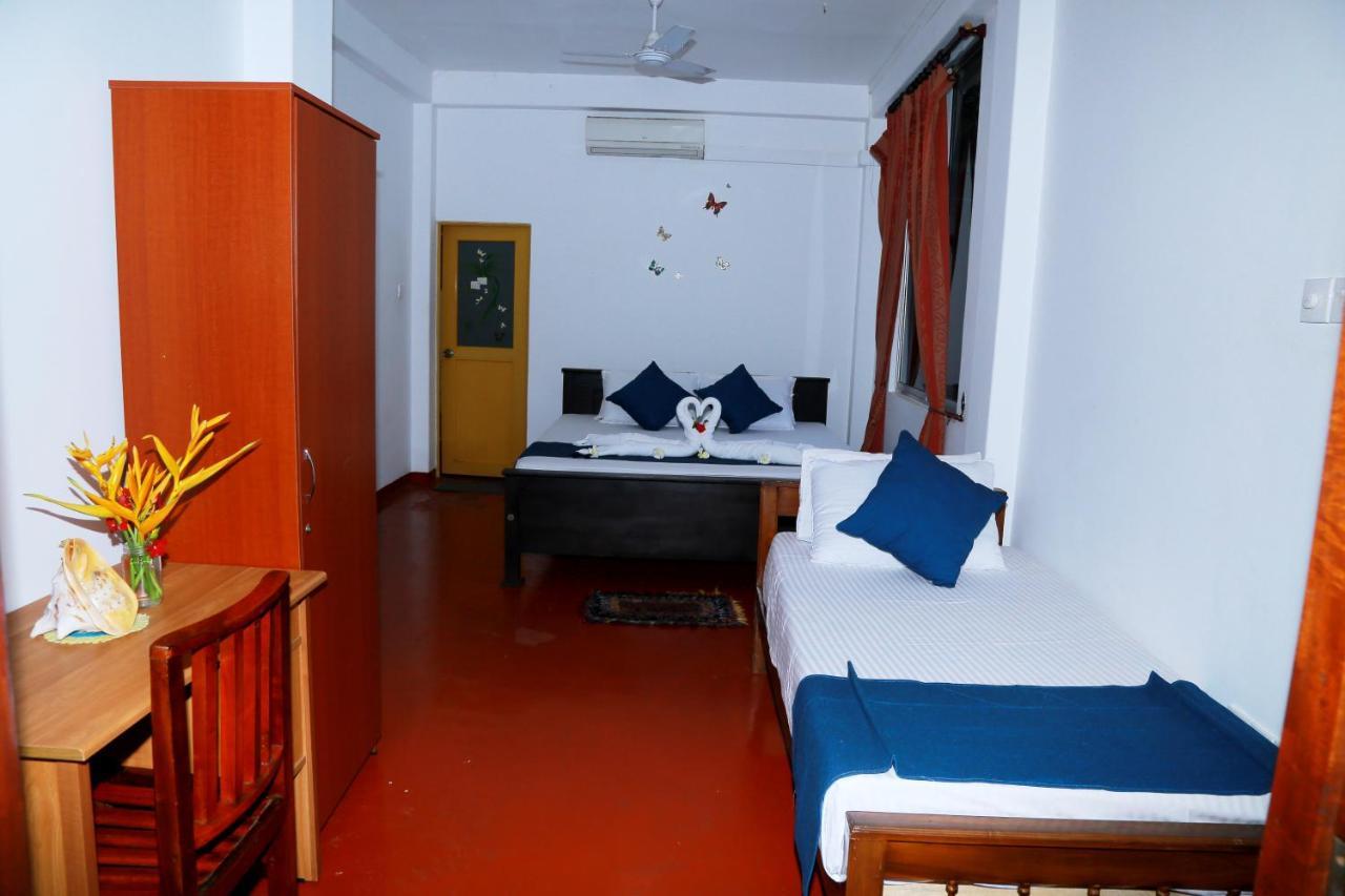 Golden Surfer Beach Hotel Tangalle Buitenkant foto